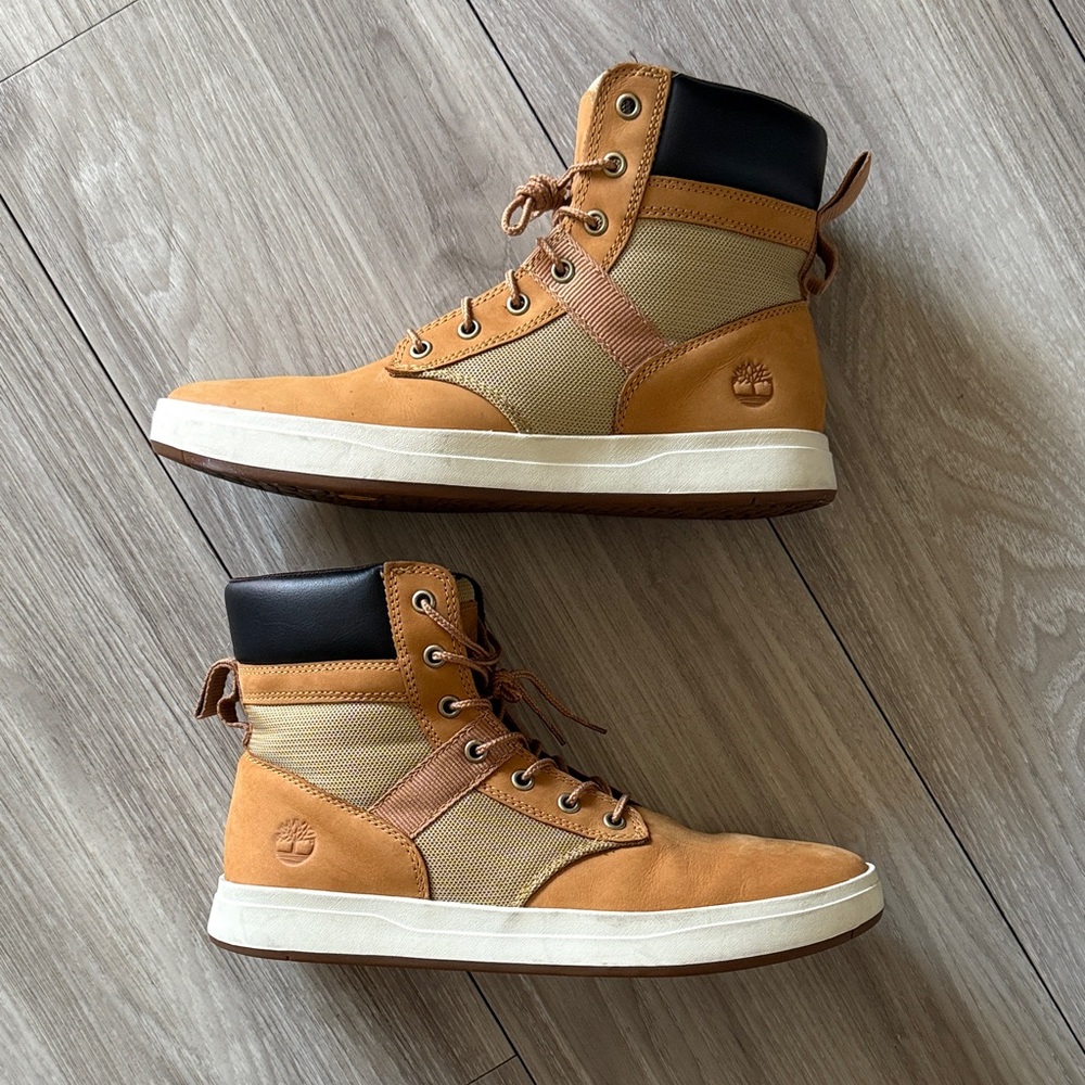 RARE Timberland Davis wheat sneakers